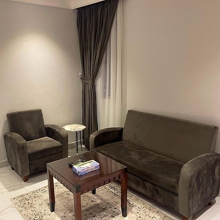 Continental Suite Farwaniya Kuwait City Exteriör bild