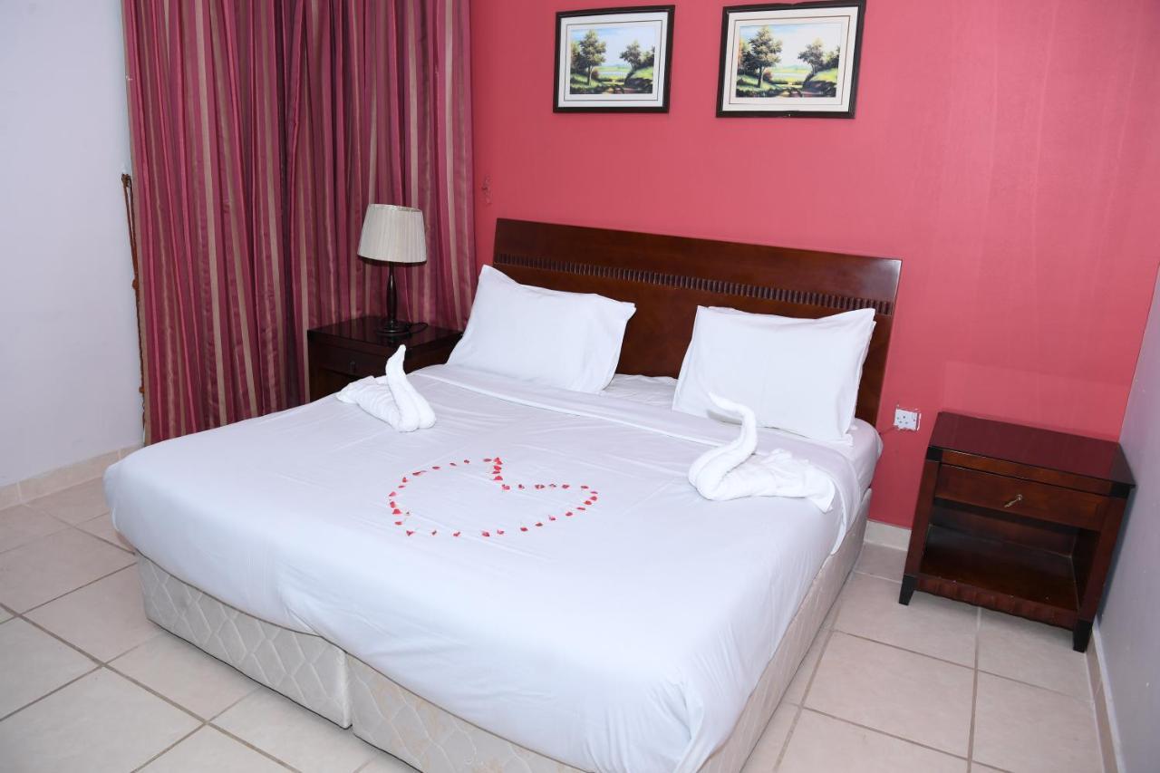 Continental Suite Farwaniya Kuwait City Exteriör bild