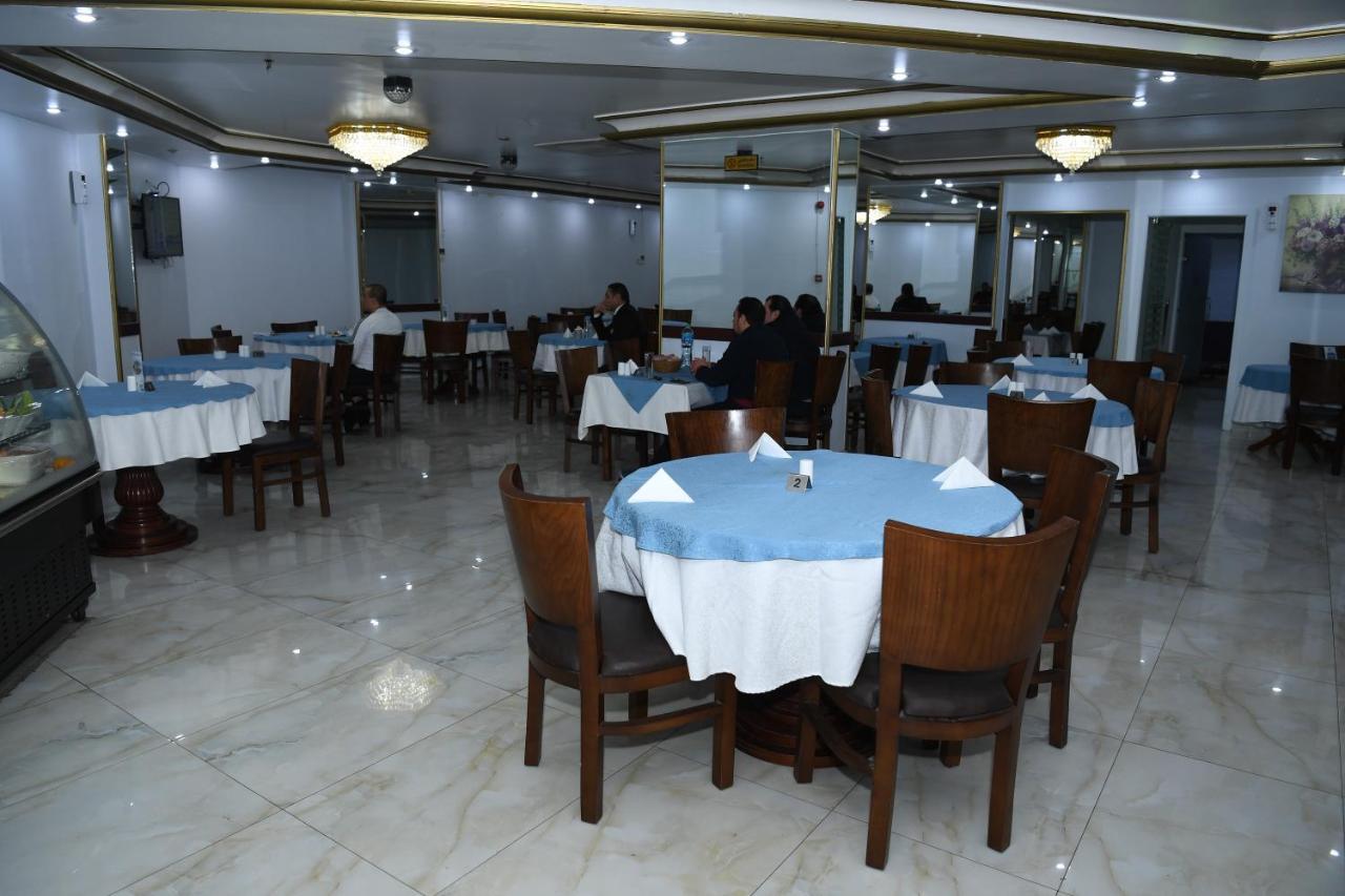 Continental Suite Farwaniya Kuwait City Exteriör bild