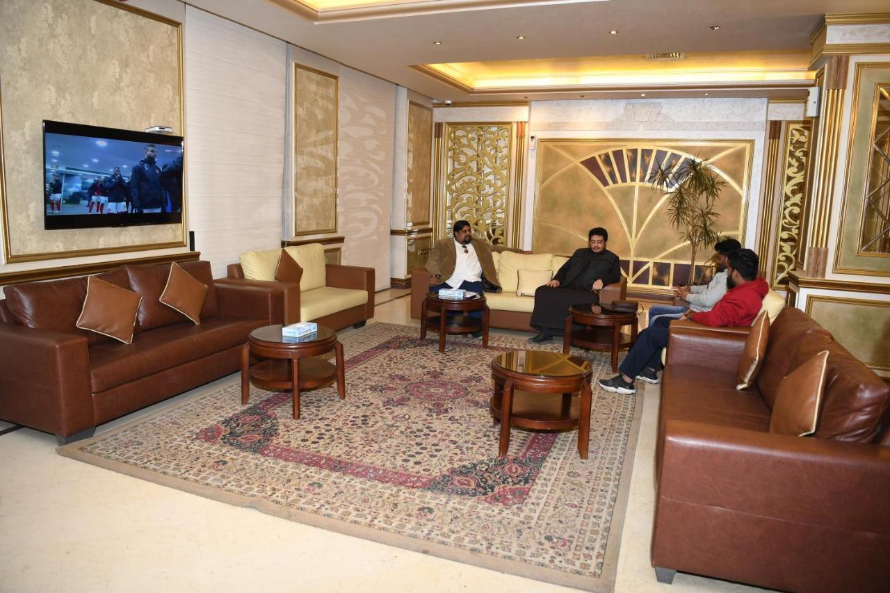 Continental Suite Farwaniya Kuwait City Exteriör bild