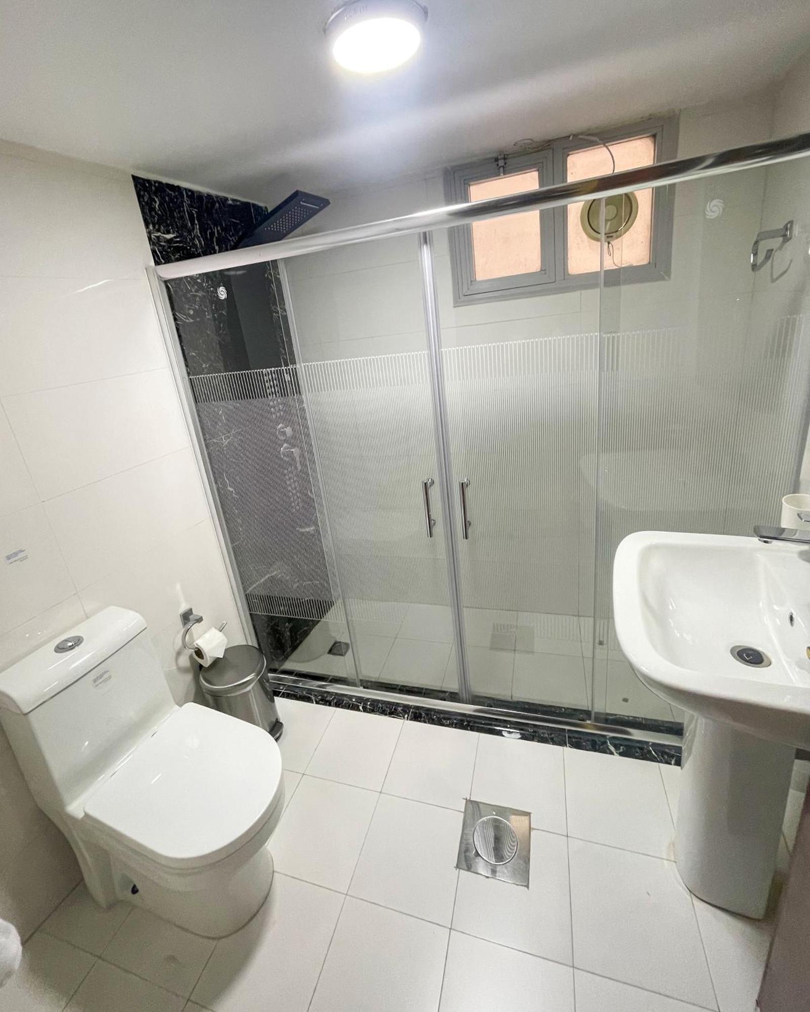 Continental Suite Farwaniya Kuwait City Exteriör bild